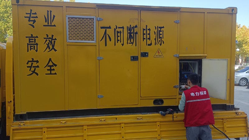 怀仁柴油发电机组和UPS电源配合使用时，如何避免切换过程中的电力中断？